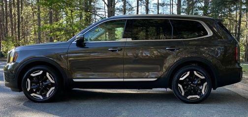 Dark Moss 2024 Kia Telluride EX