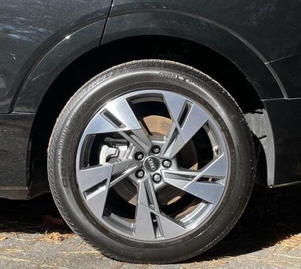 2022 Audi e-tron Premium