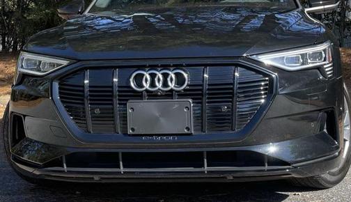 2022 Audi e-tron Premium