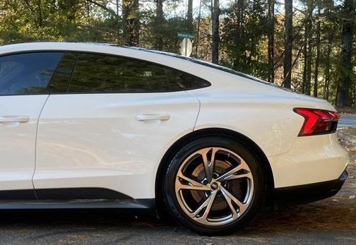 2022 Audi e-tron GT Premium Plus
