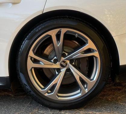 2022 Audi e-tron GT Premium Plus