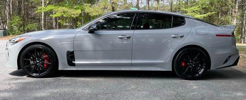 Ceramic Silver 2022 Kia Stinger GT2