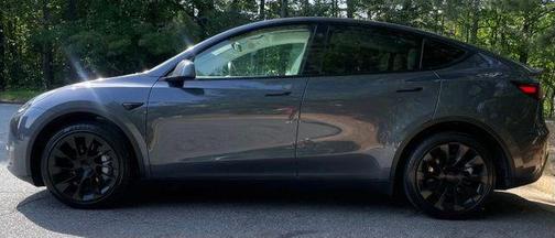 Midnight Silver Metallic 2023 Tesla Model Y Long Range Dual Motor All-Wheel Drive
