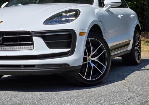 2022 Porsche Macan Base