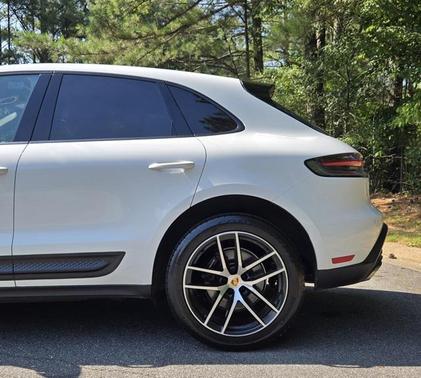 2022 Porsche Macan Base