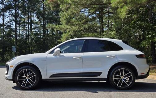 2022 Porsche Macan Base
