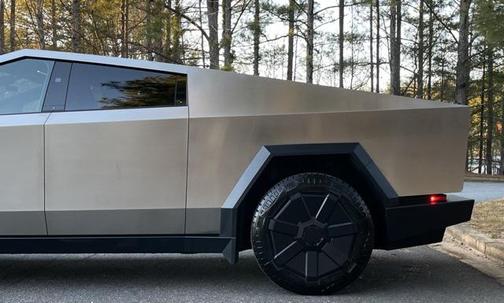 2025 Tesla Cybertruck Long Range