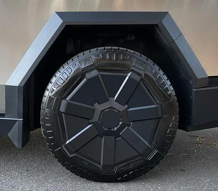 2025 Tesla Cybertruck Long Range