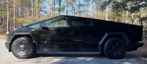 2025 Tesla Cybertruck Long Range