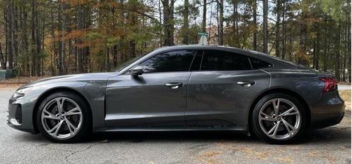 2022 Audi e-tron GT Premium Plus