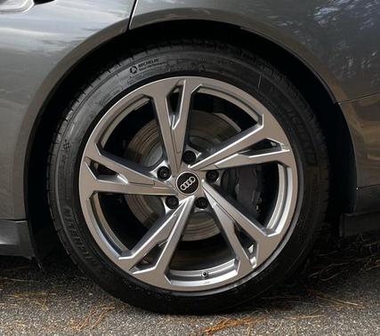 2022 Audi e-tron GT Premium Plus