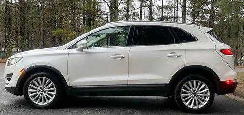 White Platinum Metallic Tri-Coat 2019 Lincoln MKC Standard