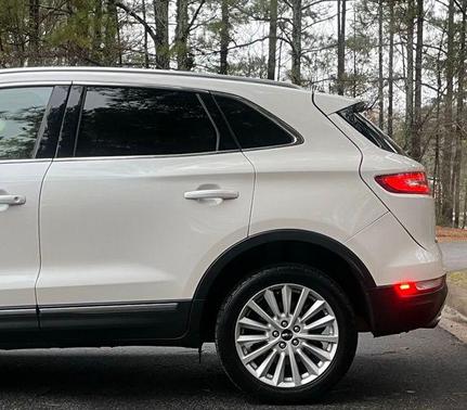 White Platinum Metallic Tri-Coat 2019 Lincoln MKC Standard