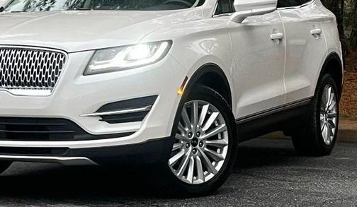 White Platinum Metallic Tri-Coat 2019 Lincoln MKC Standard
