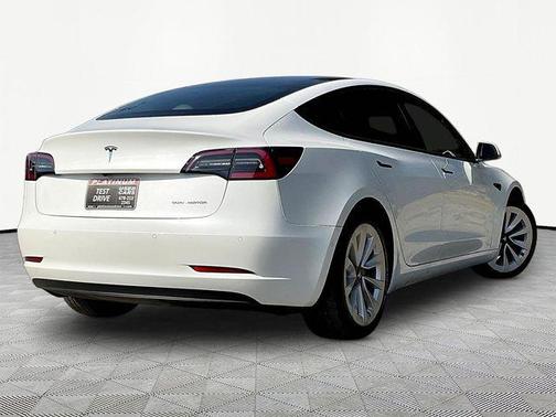 Pearl White Multi-Coat 2022 Tesla Model 3 Long Range