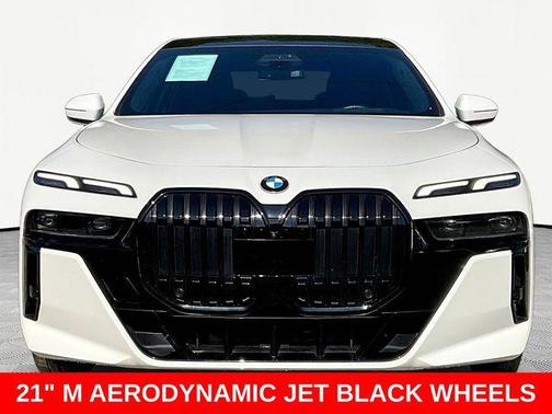 Alpine White 2023 BMW 740 i