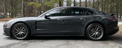 2019 Porsche Panamera 4
