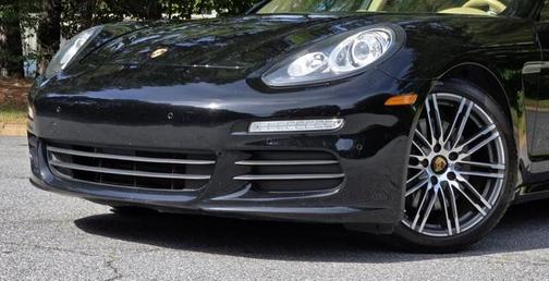 2016 Porsche Panamera 4