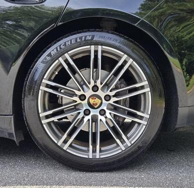 2016 Porsche Panamera 4