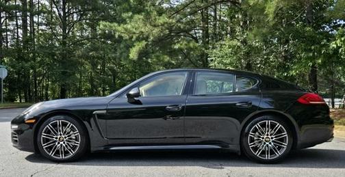 2016 Porsche Panamera 4