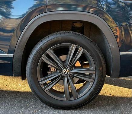 Blue Metallic 2021 Volkswagen Atlas 3.6L SE w/Technology