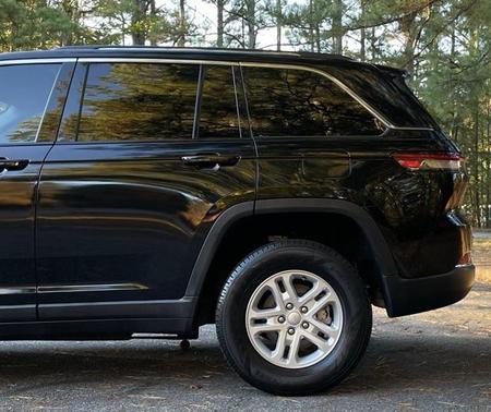 2022 Jeep Grand Cherokee Laredo