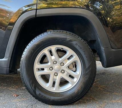 2022 Jeep Grand Cherokee Laredo