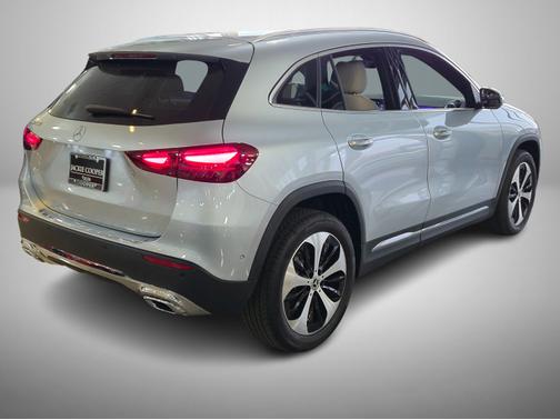 2025 Mercedes-Benz GLA 250 