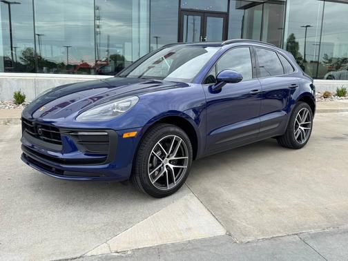 Gentian Blue Metallic 2025 Porsche Macan