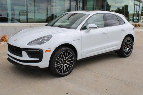 2025 Porsche Macan Base