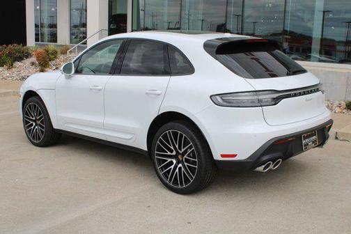 2025 Porsche Macan Base