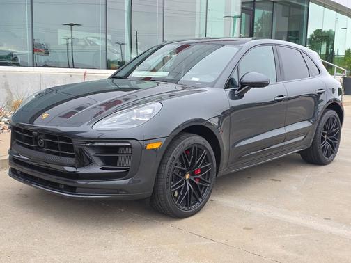 Volcano Grey Metallic 2026 Porsche Macan
