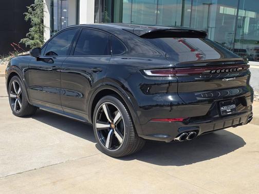 Chromite Black Metallic 2026 Porsche Cayenne