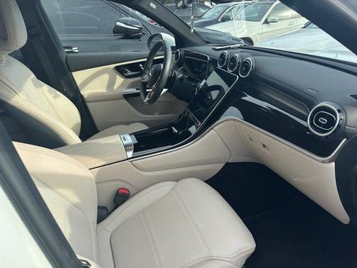 2025 Mercedes-Benz GLC 300 4MATIC