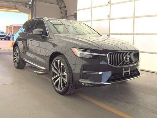 2023 Volvo XC60 B5 Ultimate Bright Theme