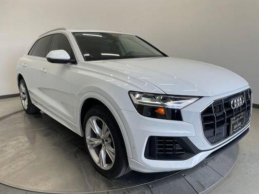 2022 Audi Q8 55 Premium Plus