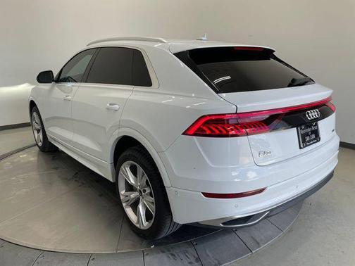 2022 Audi Q8 55 Premium Plus