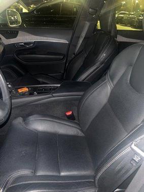 2022 Volvo XC90 T6 Inscription