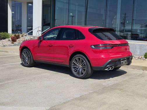 2025 Porsche Macan 