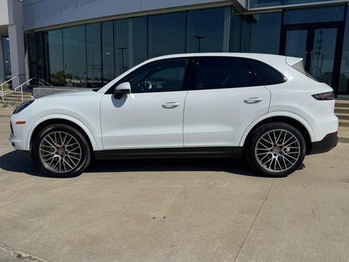 2022 Porsche Cayenne Platinum Edition