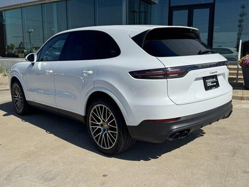 2022 Porsche Cayenne Platinum Edition