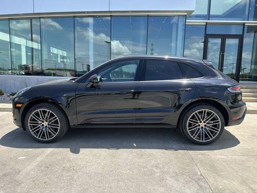 2025 Porsche Macan AWD