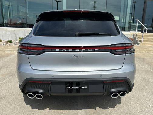 2025 Porsche Macan AWD