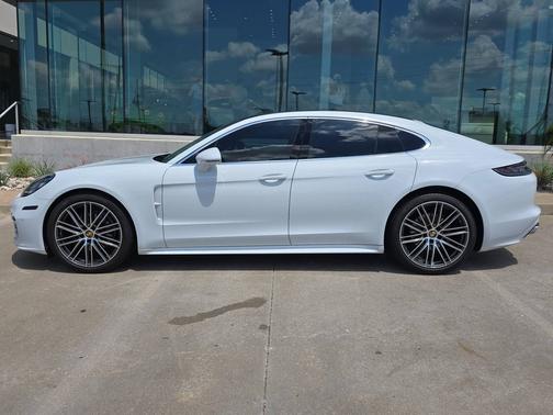 Carrara White Metallic 2023 Porsche Panamera