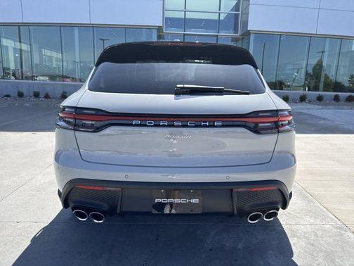 2025 Porsche Macan AWD