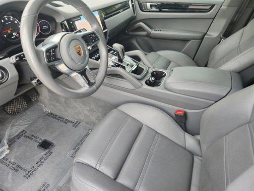 2022 Porsche Cayenne Platinum Edition