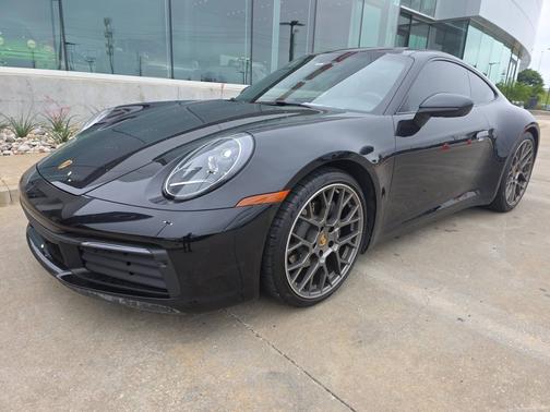 Jet Black Metallic 2021 Porsche 911