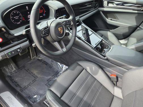 2024 Porsche Panamera 