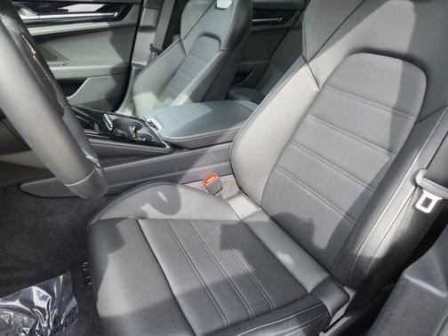 2024 Porsche Panamera 