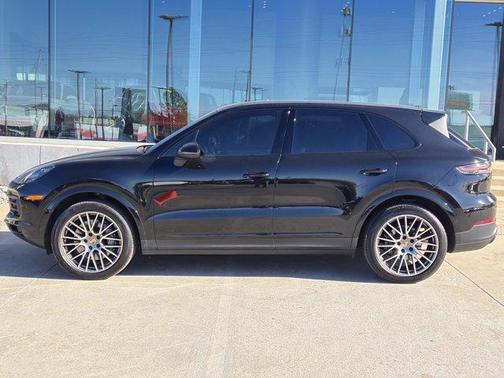2023 Porsche Cayenne Platinum Edition